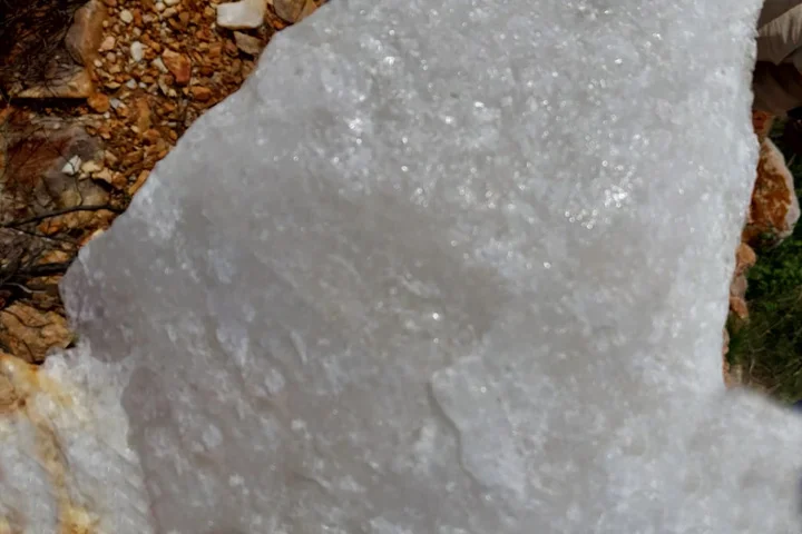 Semi Granular Quartz